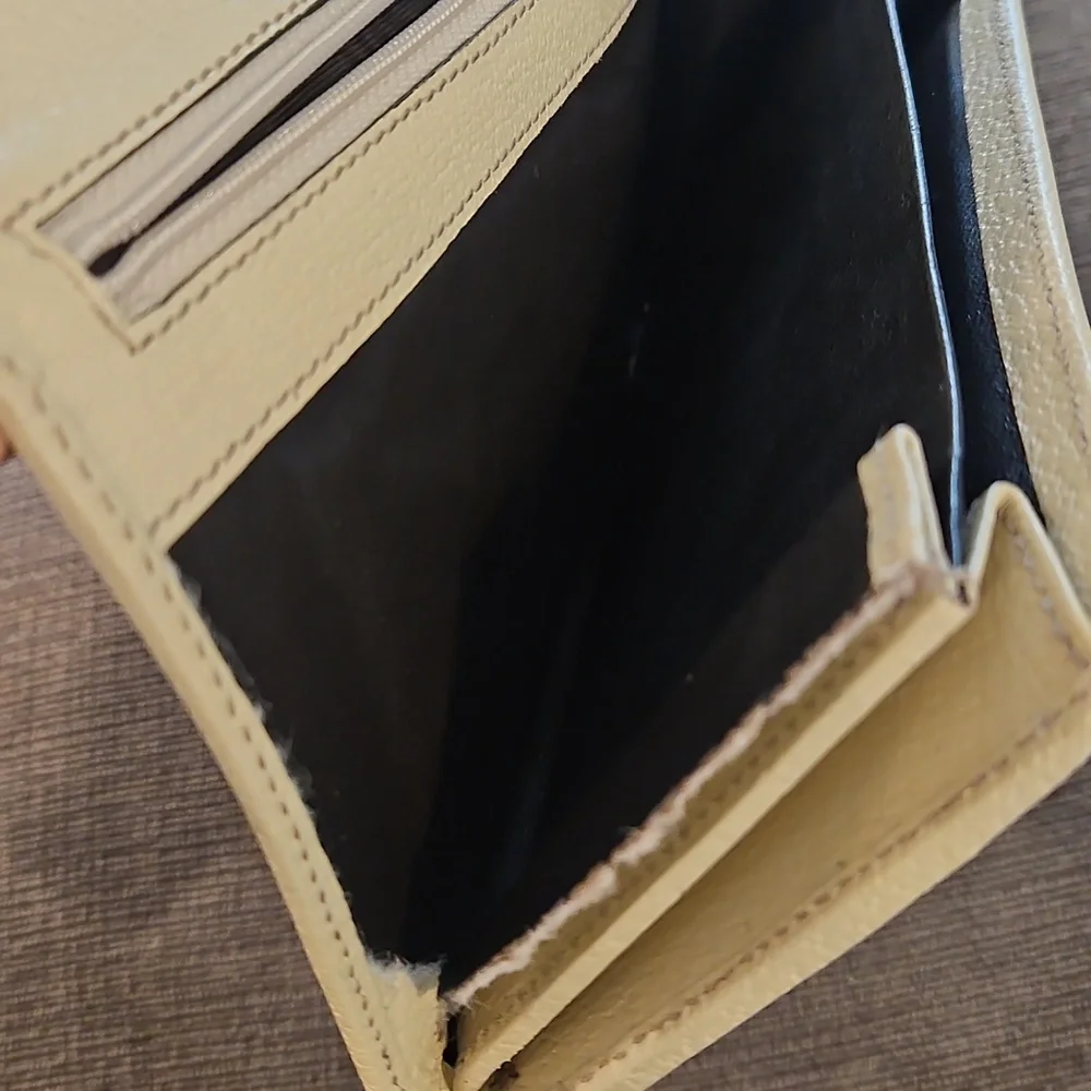 Gucci Signature Monogram Long Wallet - Picture 7 of 9